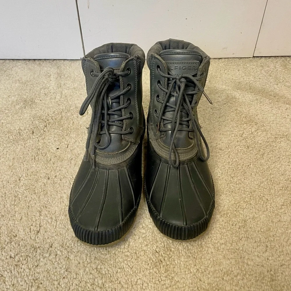 832. Tommy Hilfiger Sleek Waterproof Black Rain & Snow Duck Ankle Boots